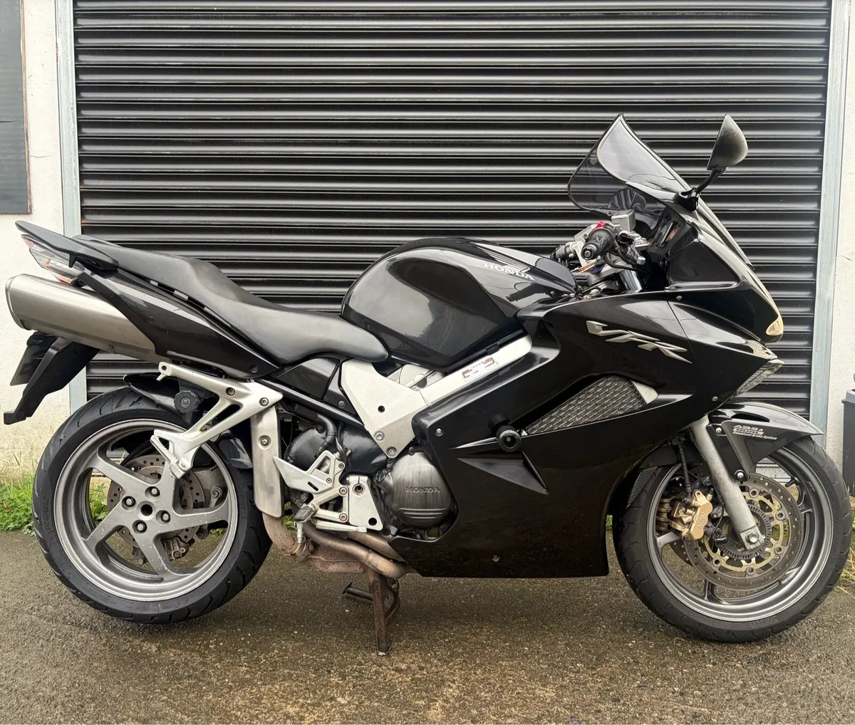 HONDA VFR800 - Image 2