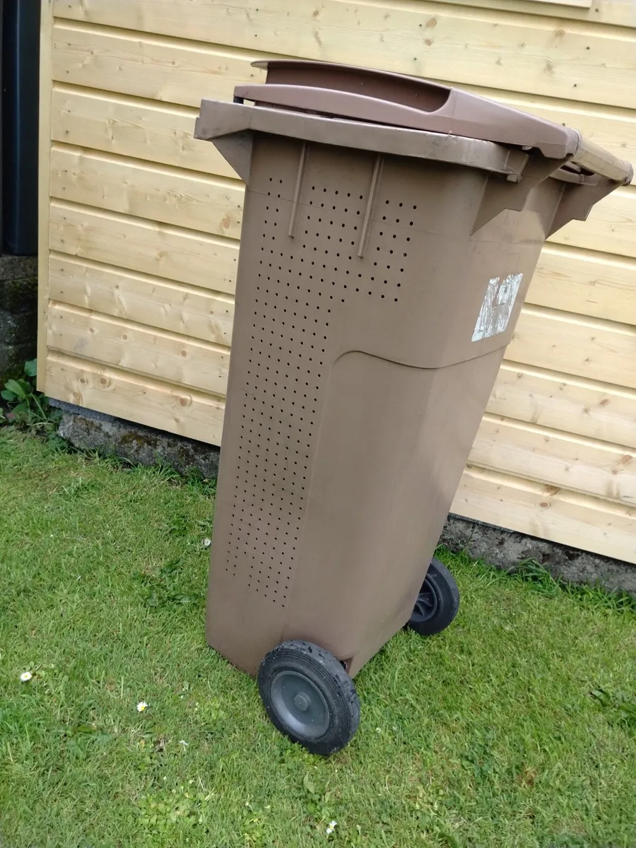 Brown Garden Waste Bin 180litres €30 - Image 2