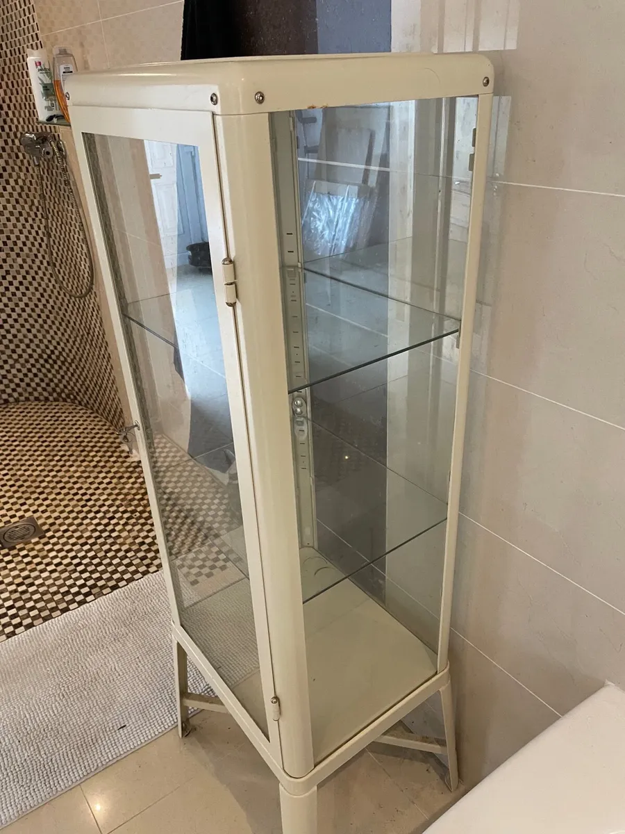 Bathroom cabinet