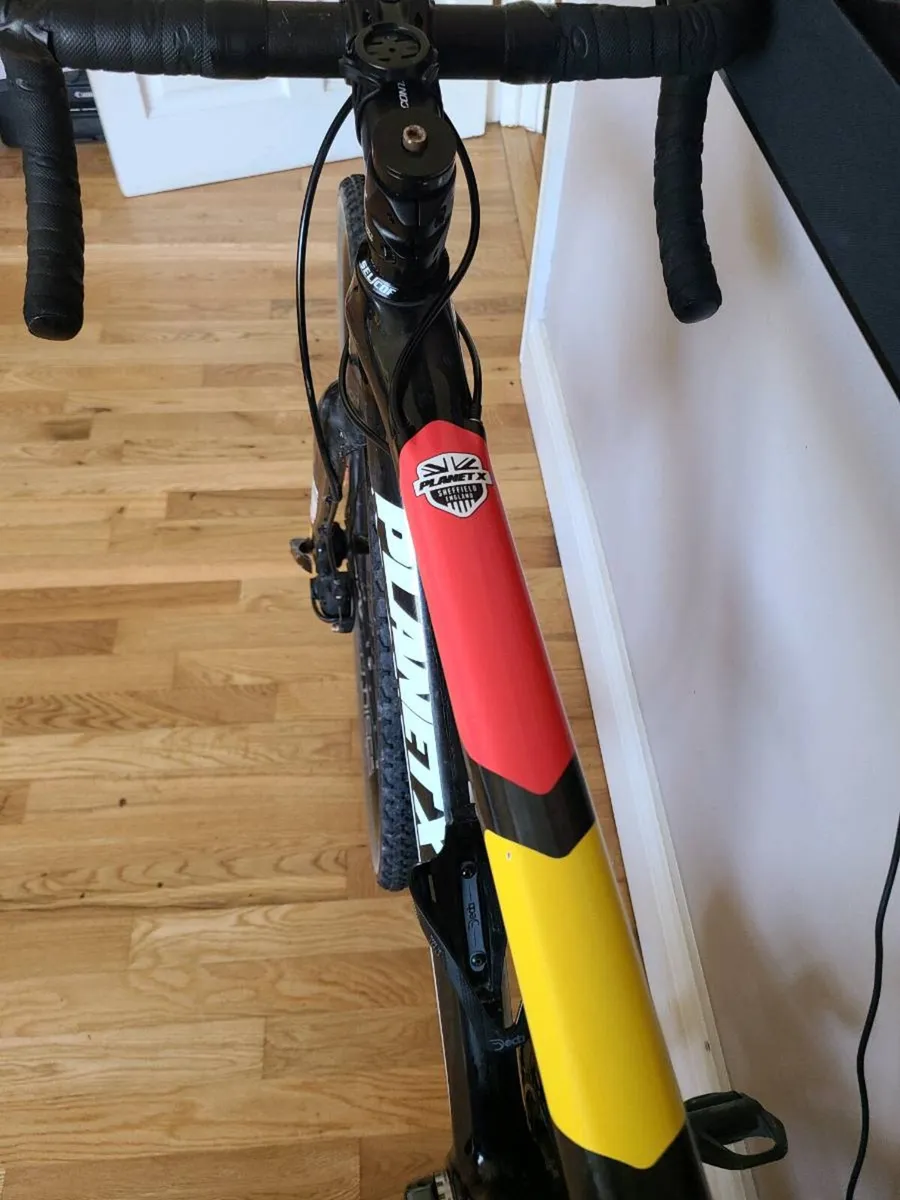 Full Carbon Cx Gravel Bike - Image 2