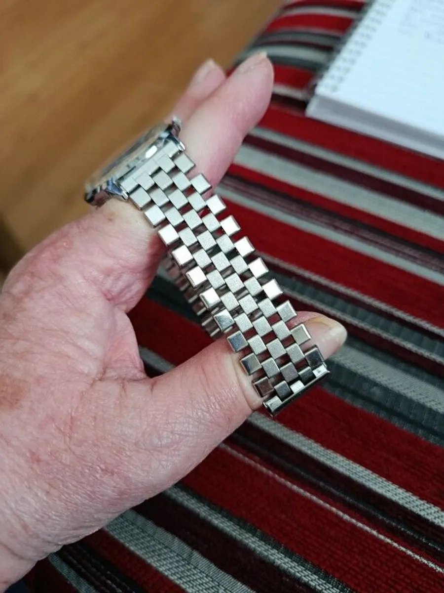 vintage Oriosa watch - Image 3