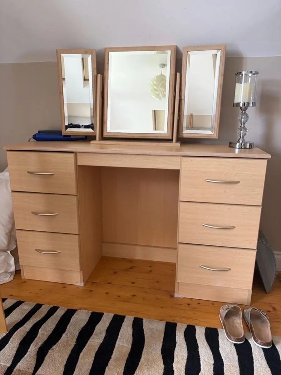 Bedroom Wardrobe/Other furniture. - Image 2