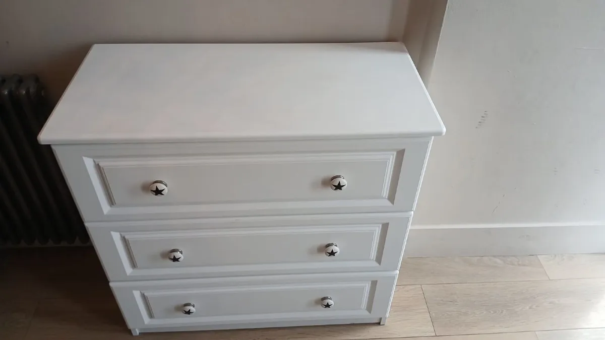 Chest of drawers - Image 1