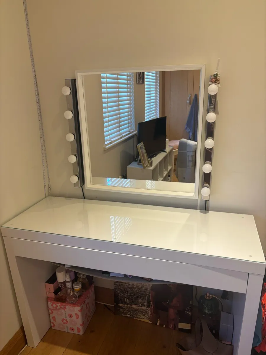 LED Lights & Mirror - Image 1