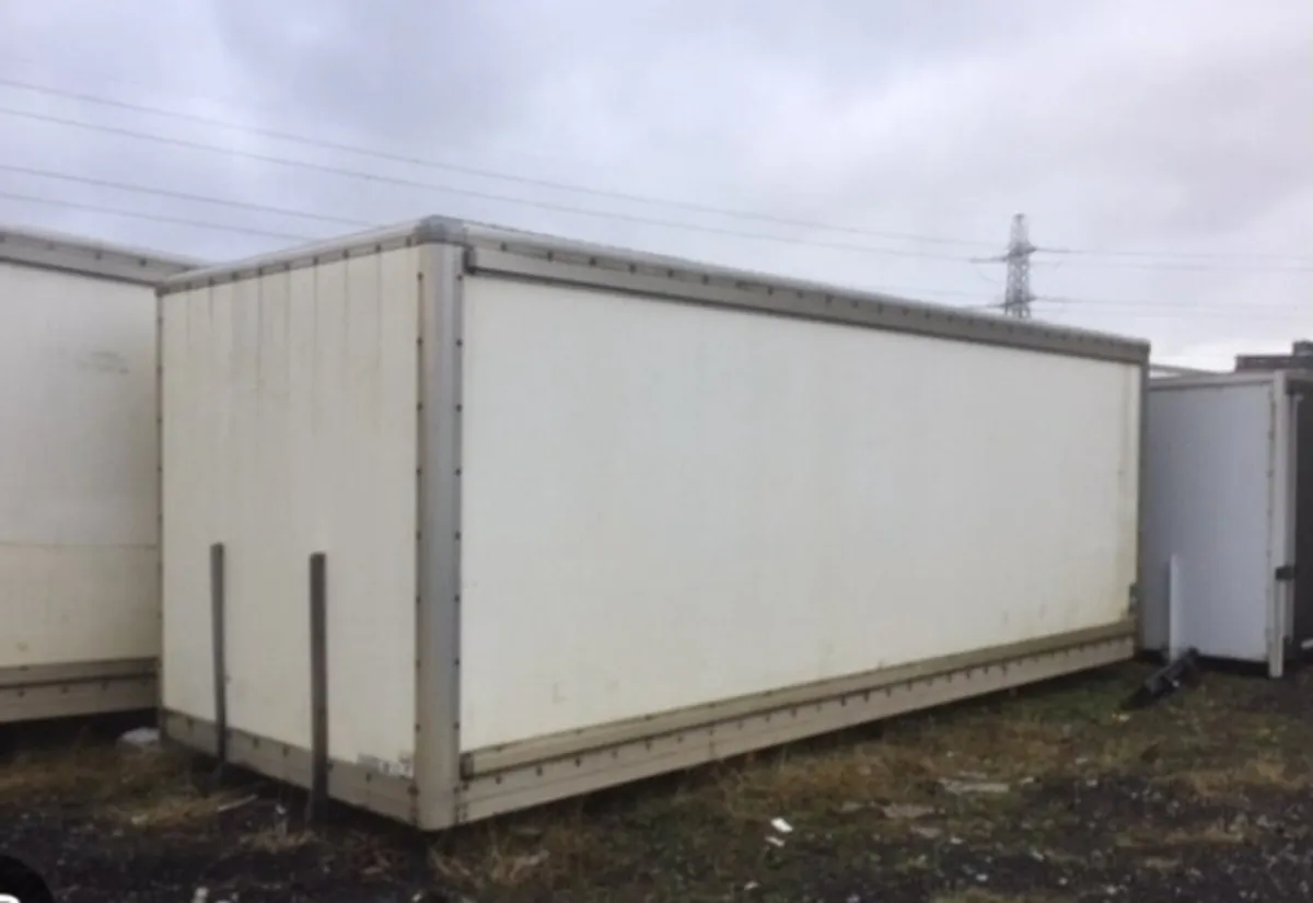 Anyone got any 20 foot box bodys - Image 3