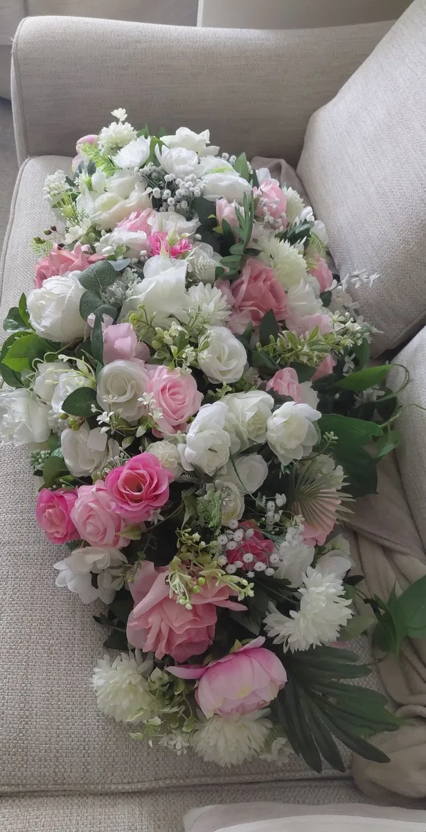 Floral display - Image 2