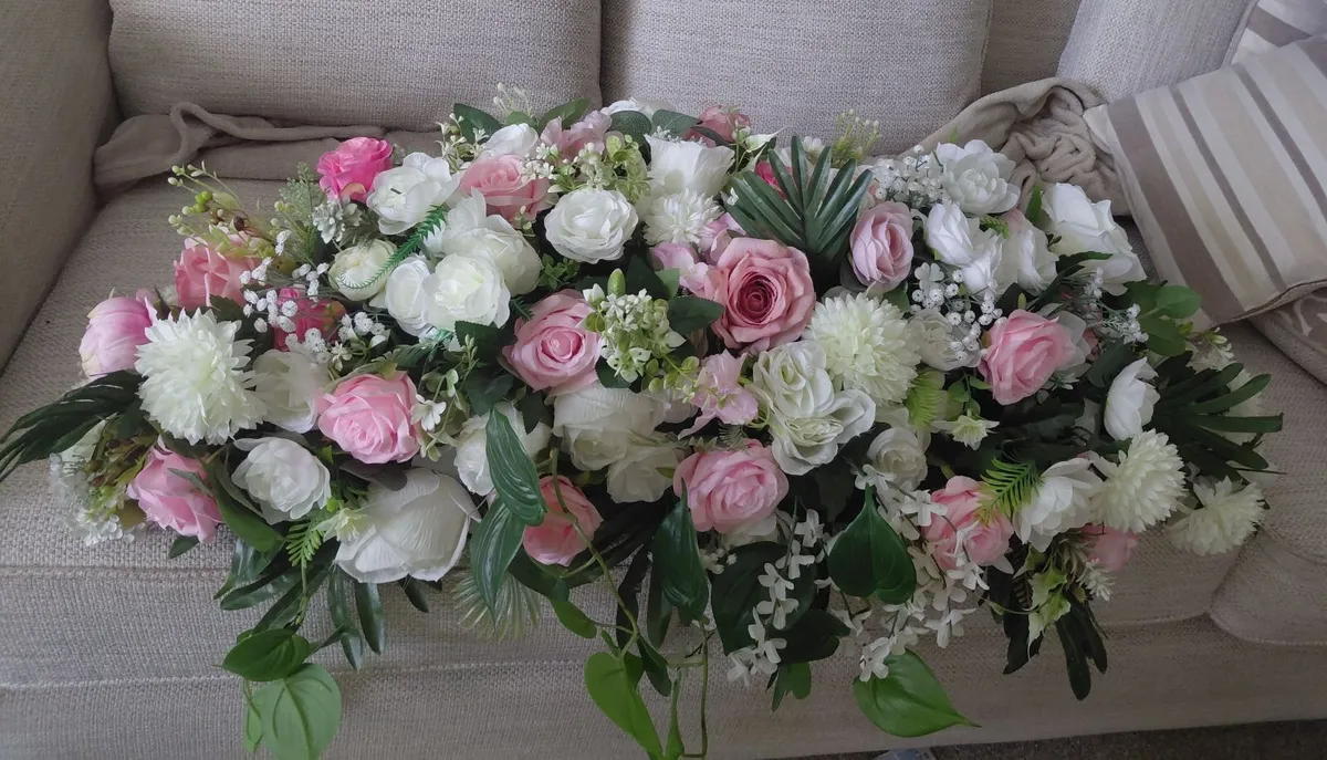 Floral display - Image 4