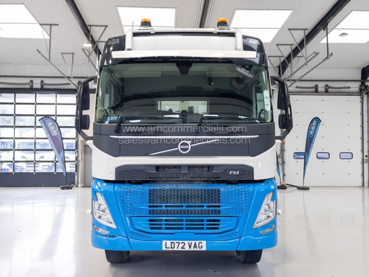 2023 (72) VOLVO FM 420 Sleeper Bulk Alloy Tipper - Image 2