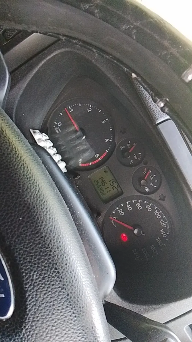 €3750 Ford transit 2.4 tdci 6speed tax and test - Image 3