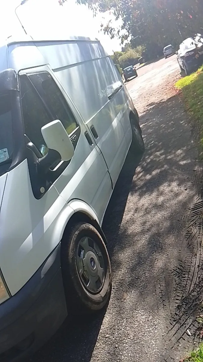 €3750 Ford transit 2.4 tdci 6speed tax and test - Image 4