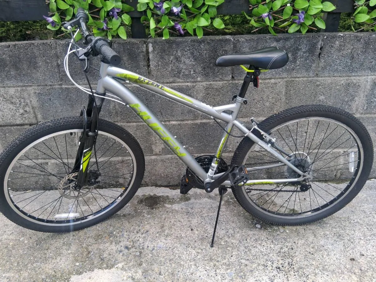 26" Huffy 18 speed mountain bike - Image 1