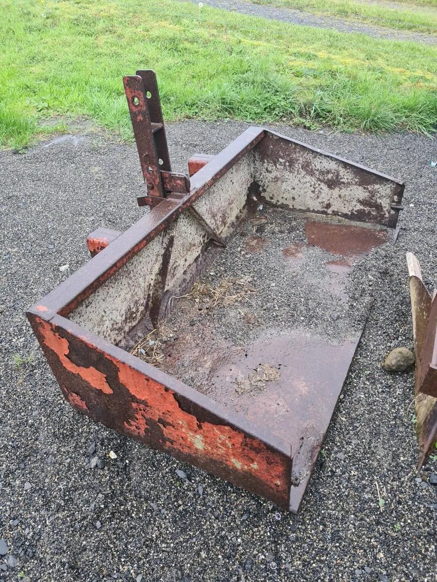 Garden Equipment - 5ft Linkbox - Image 1