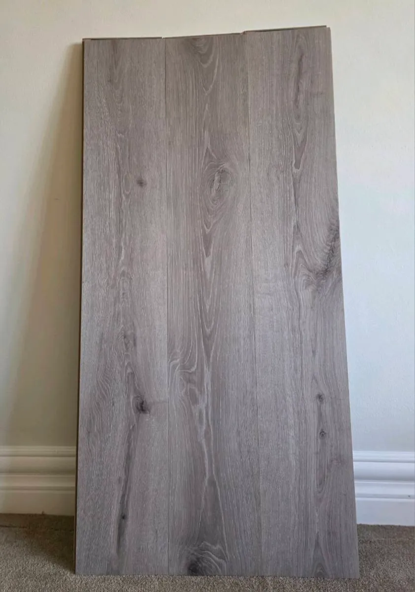 Brand new laminate flooring - Image 1
