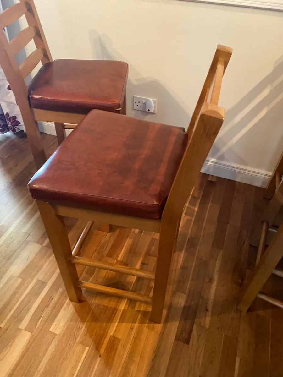 Kitchen counter stools - Image 3