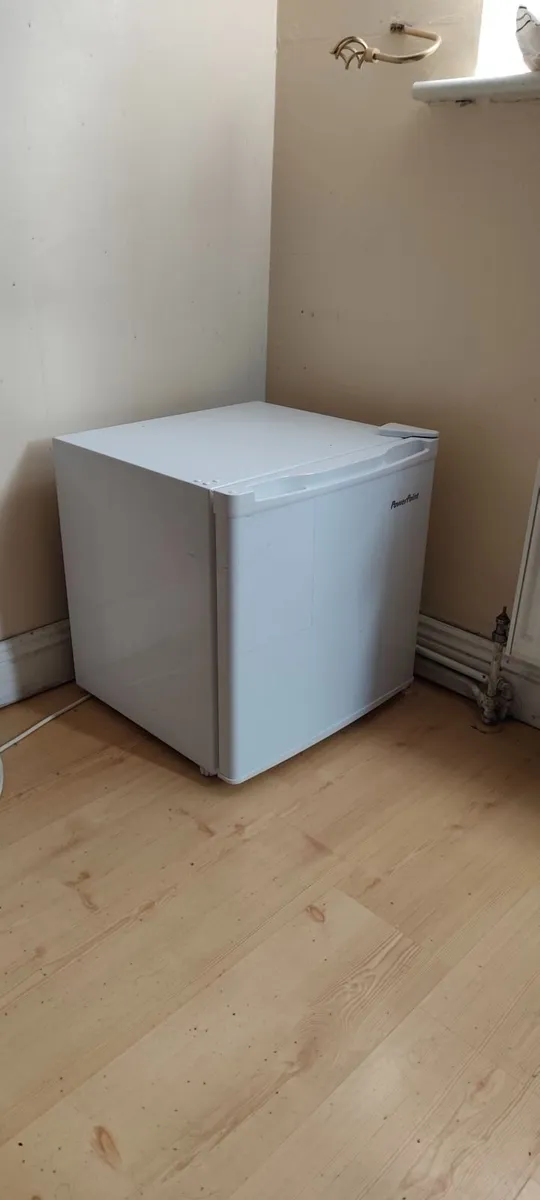 mini fridge - Image 2