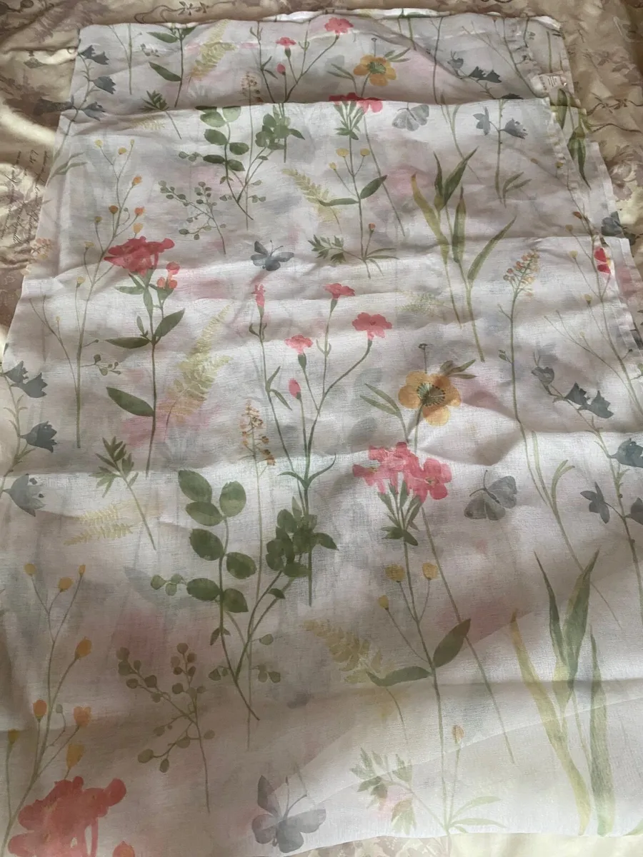 Watercolour voil curtains - Image 3