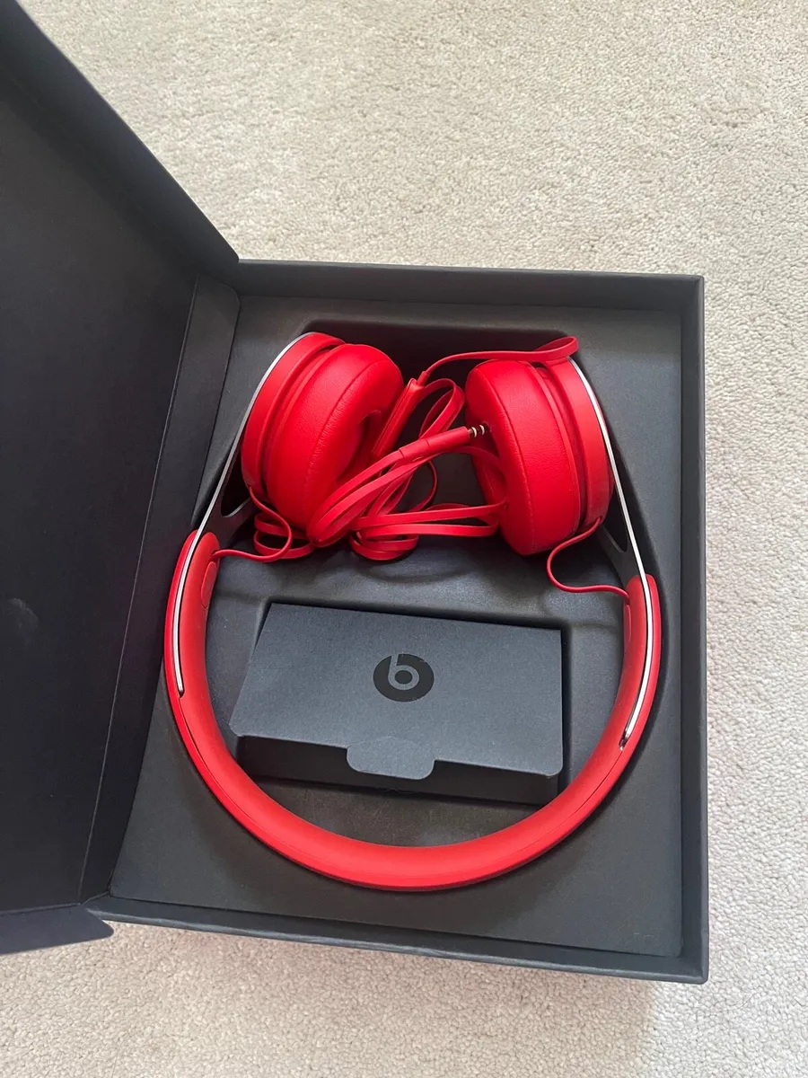 Apple/ beats overhead headphones - Image 1