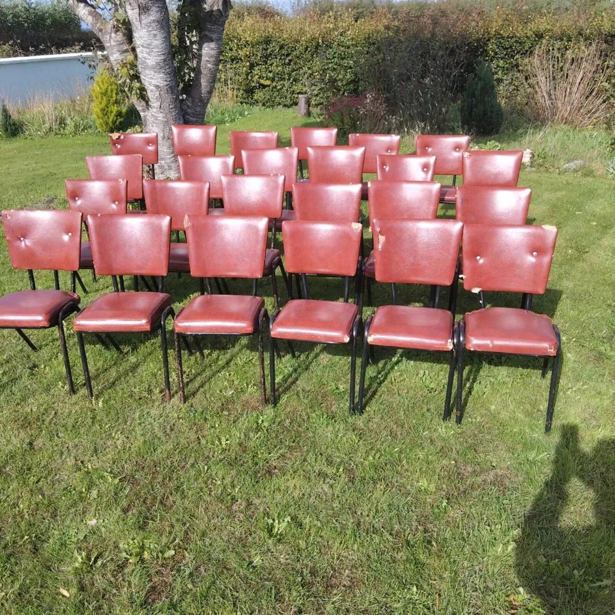 24 metal framed cbairs - Image 3