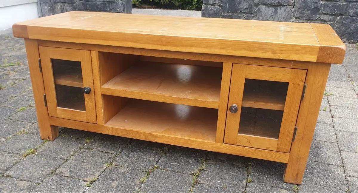 €80 - Sturdy Solid Oak Wood TV Stand / Media Unit - Image 1