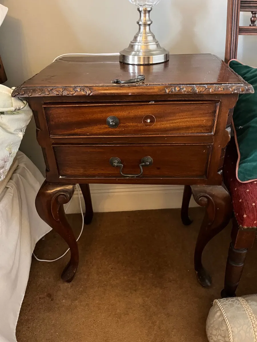 Two bedside tables - Image 1