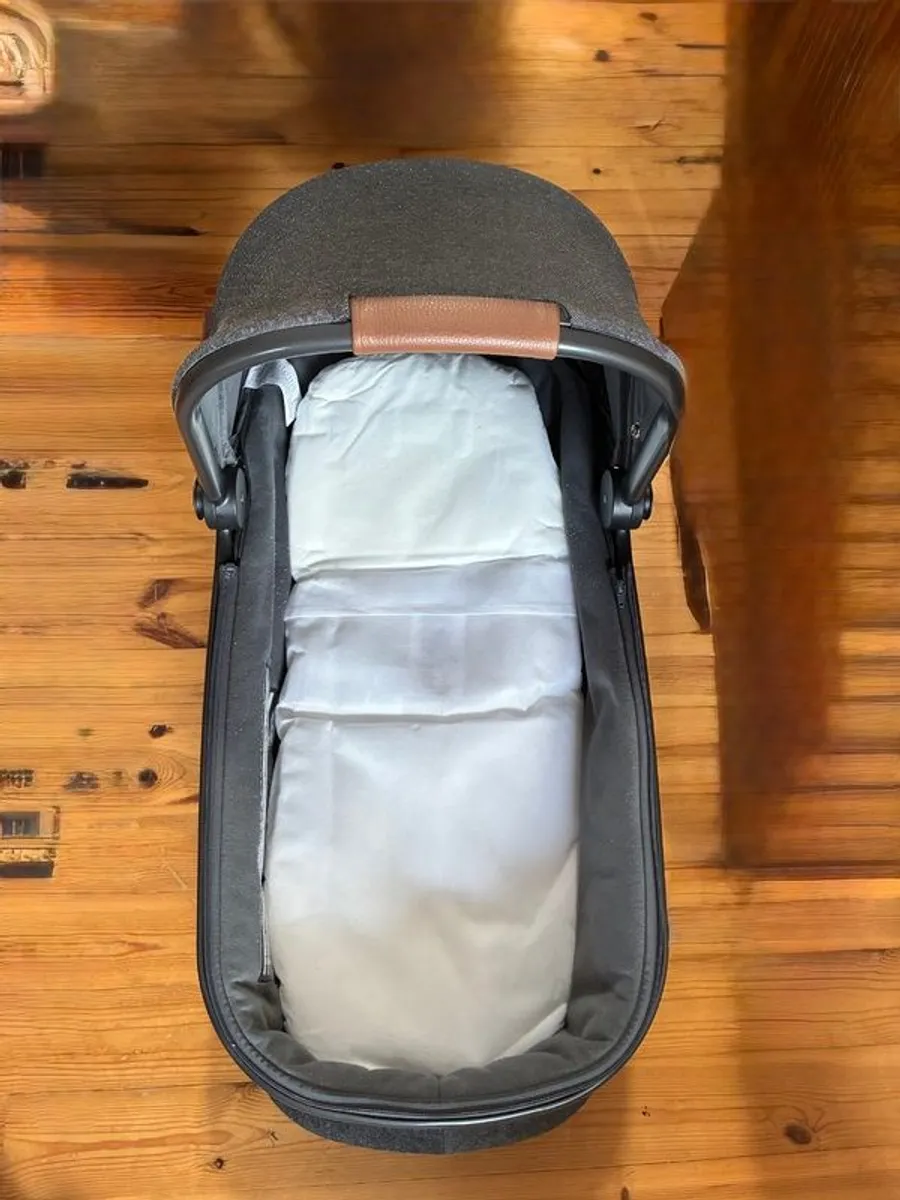Baby and child car and pram system - Image 3