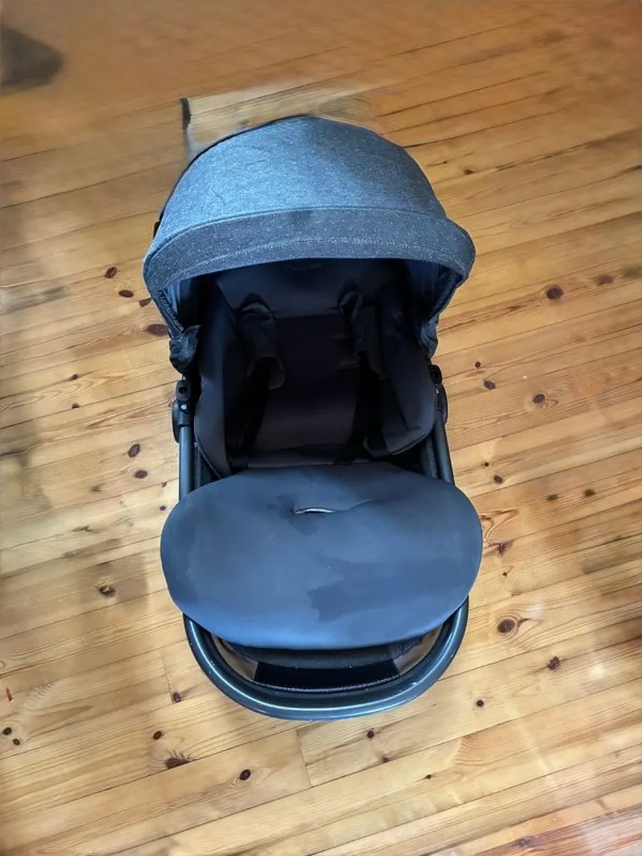Baby and child car and pram system - Image 4