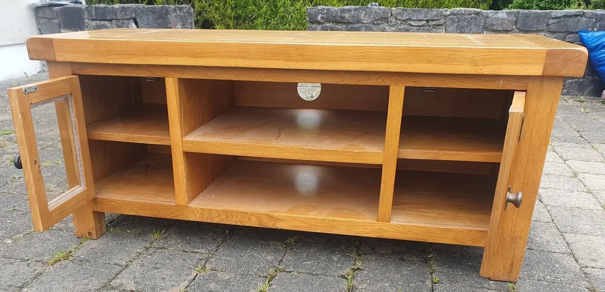 €80 - Sturdy Solid Oak Wood TV Stand / Media Unit - Image 3