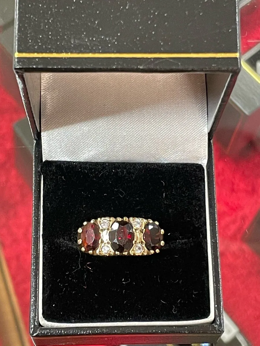 9k gold vintage garnet ring - Image 1