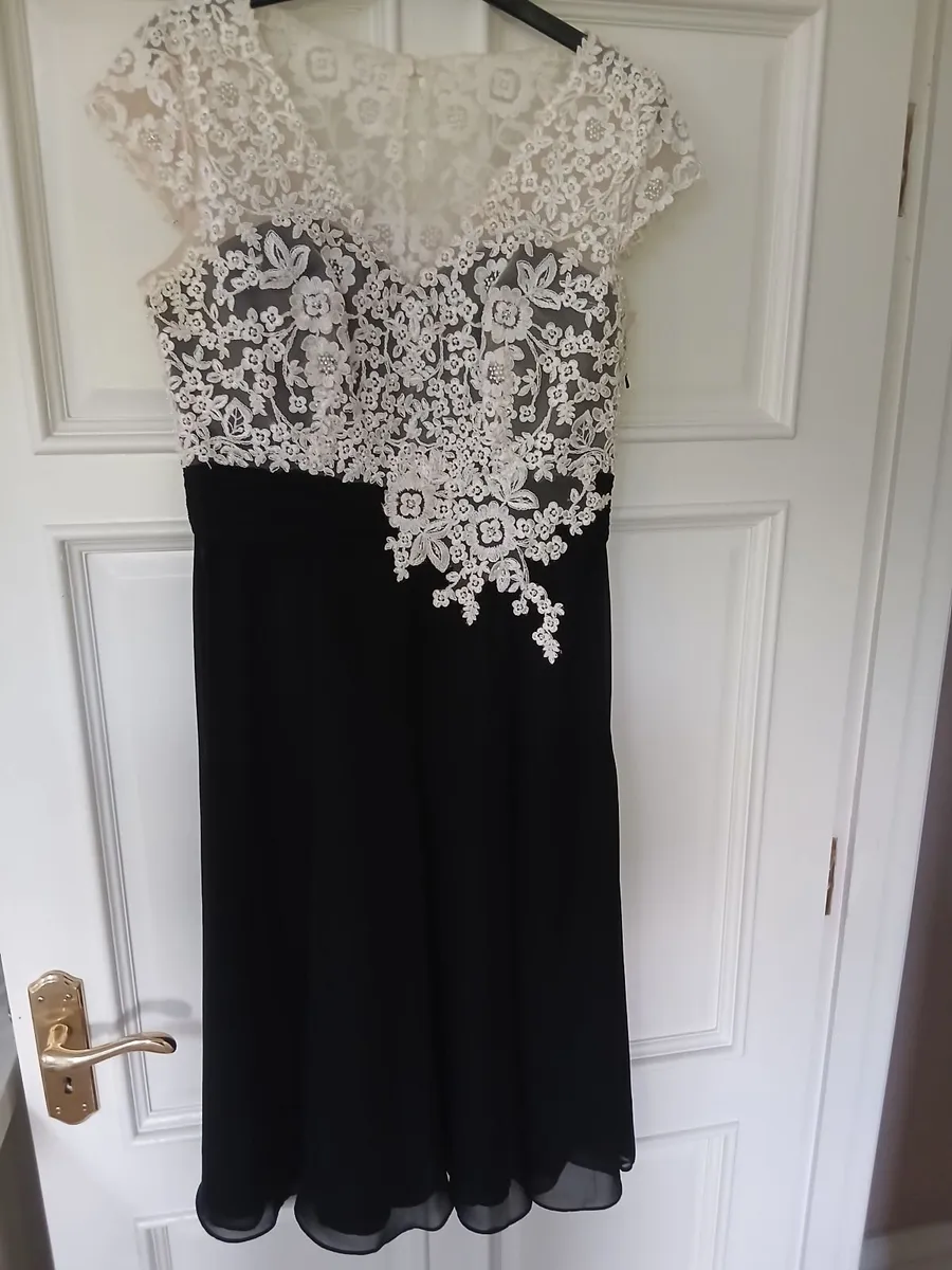 Black and White Occasion Jacques Vert Dress - Image 3