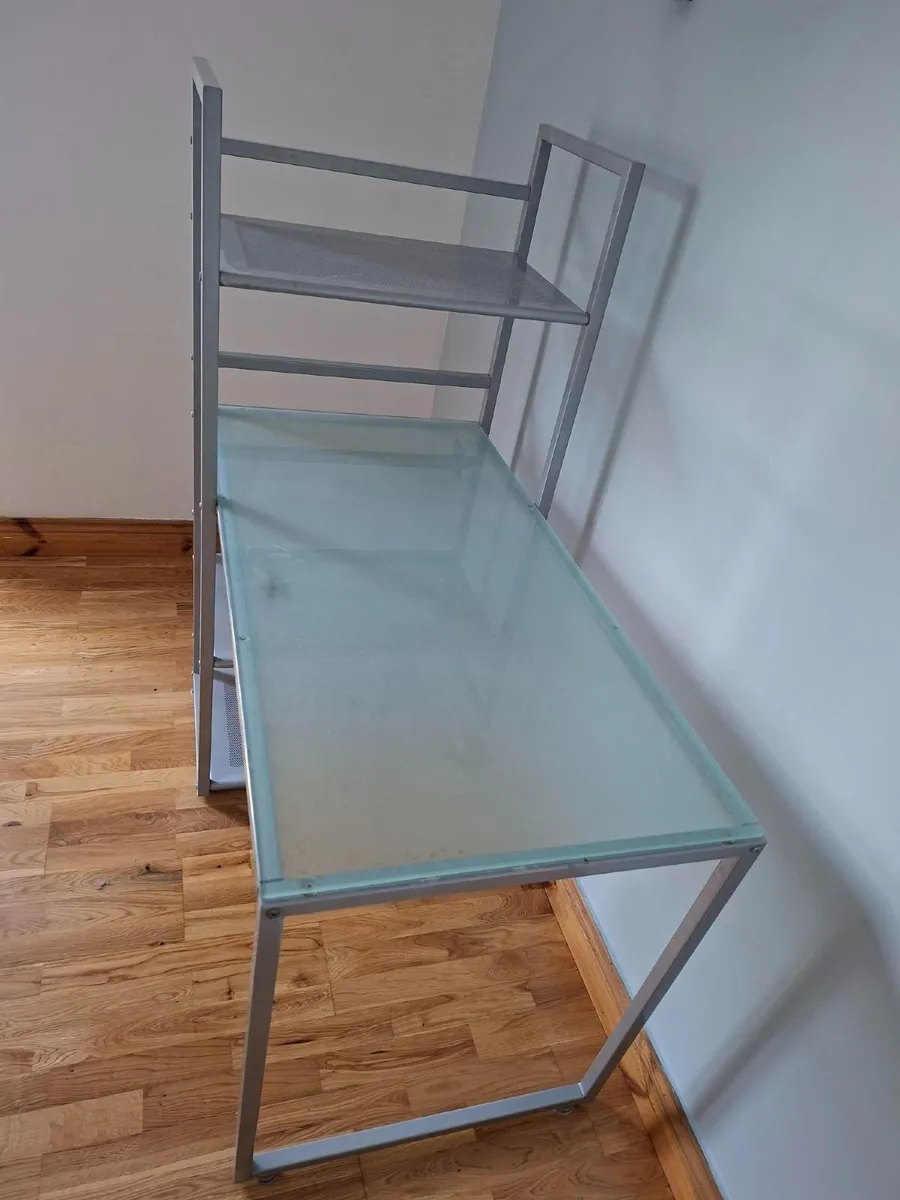 Glass-top office desk - Image 2