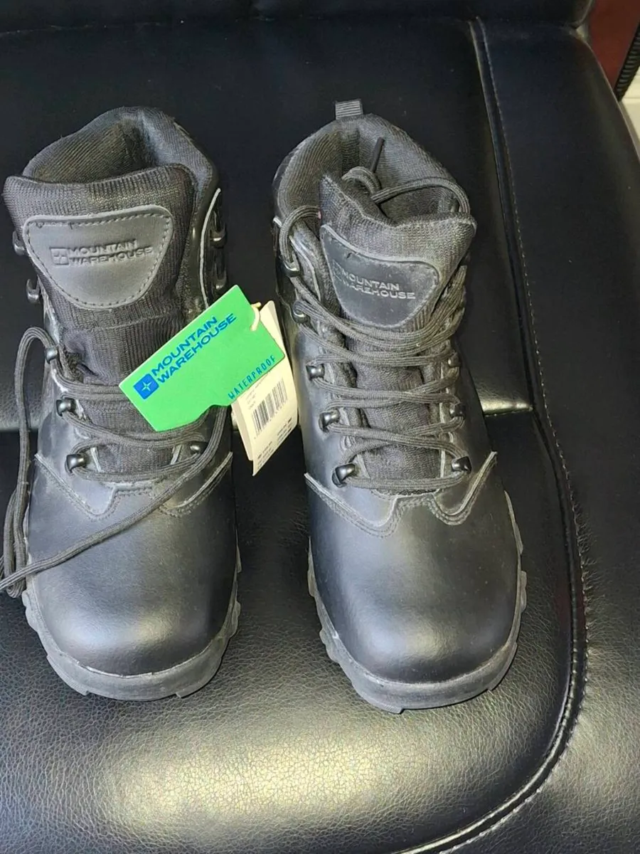 Work boots - Image 1