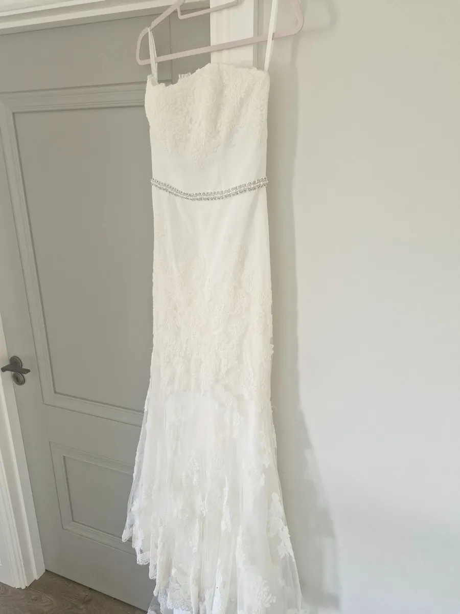 Wedding dress - Image 1