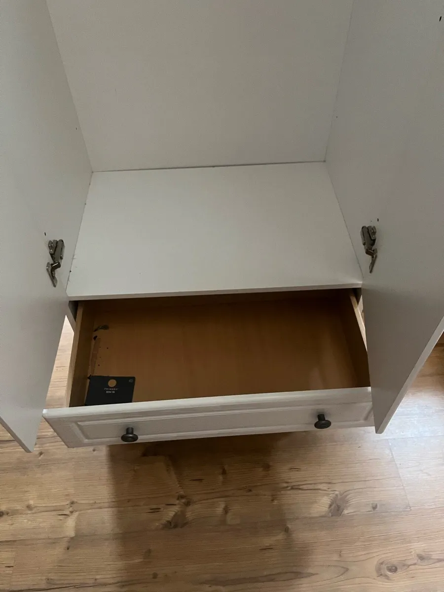 Wardrobe - Image 3