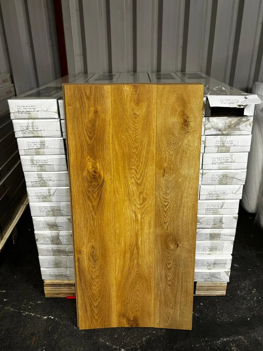 New 8mm Laminated Flooring Oak Milan - Image 4