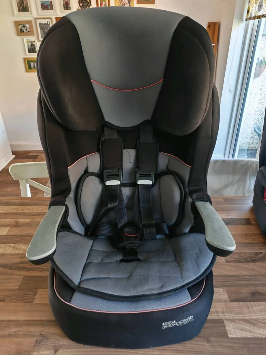 Pampero Comfisafe group 1/2/3 child car seat - Image 1