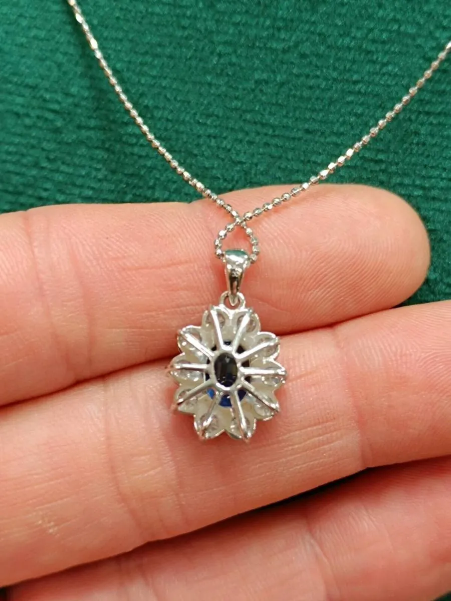 18k White Gold Sapphire & Diamond Daisy Necklace - Image 4