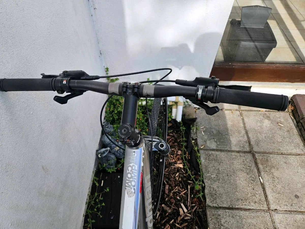 Boardman Comp Hybrid bicycle - Image 3