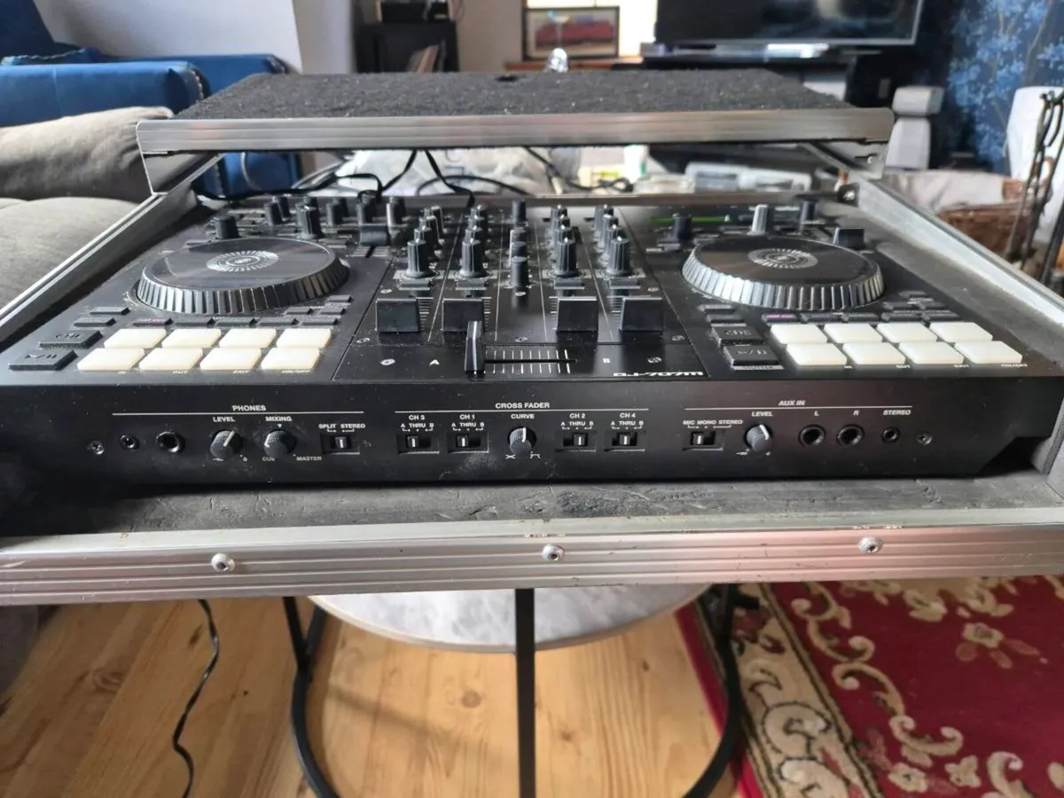 Dj equipment - Image 2