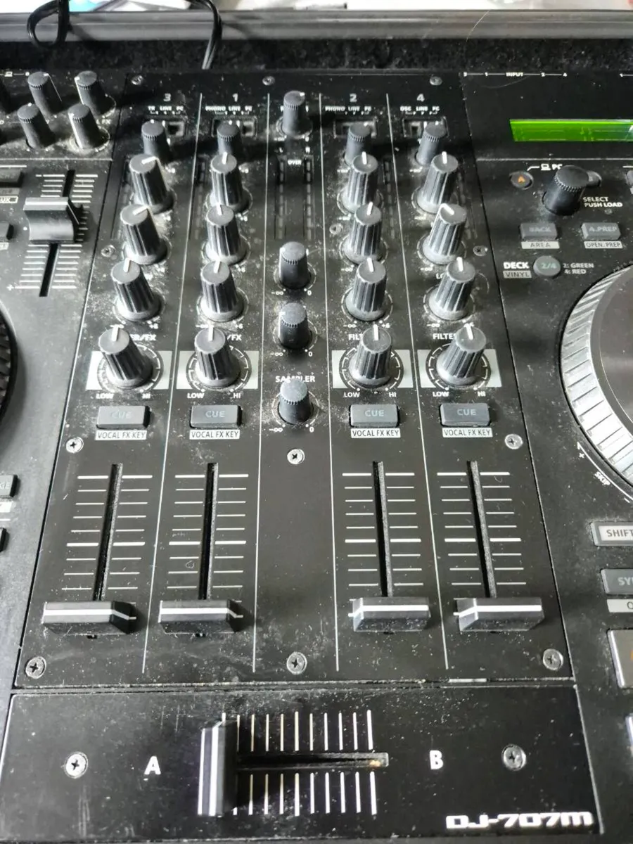 Dj equipment - Image 4