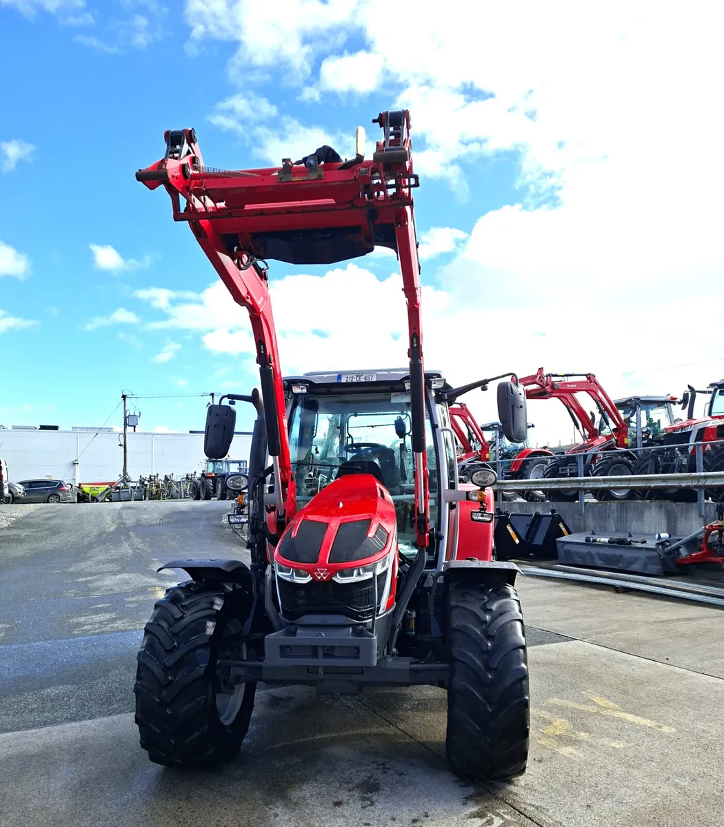 MASSEY FERGUSON 5S 115 + LOADER - Image 4