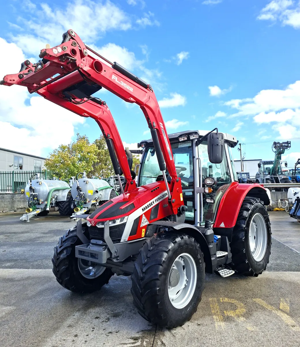 MASSEY FERGUSON 5S 115 + LOADER - Image 3