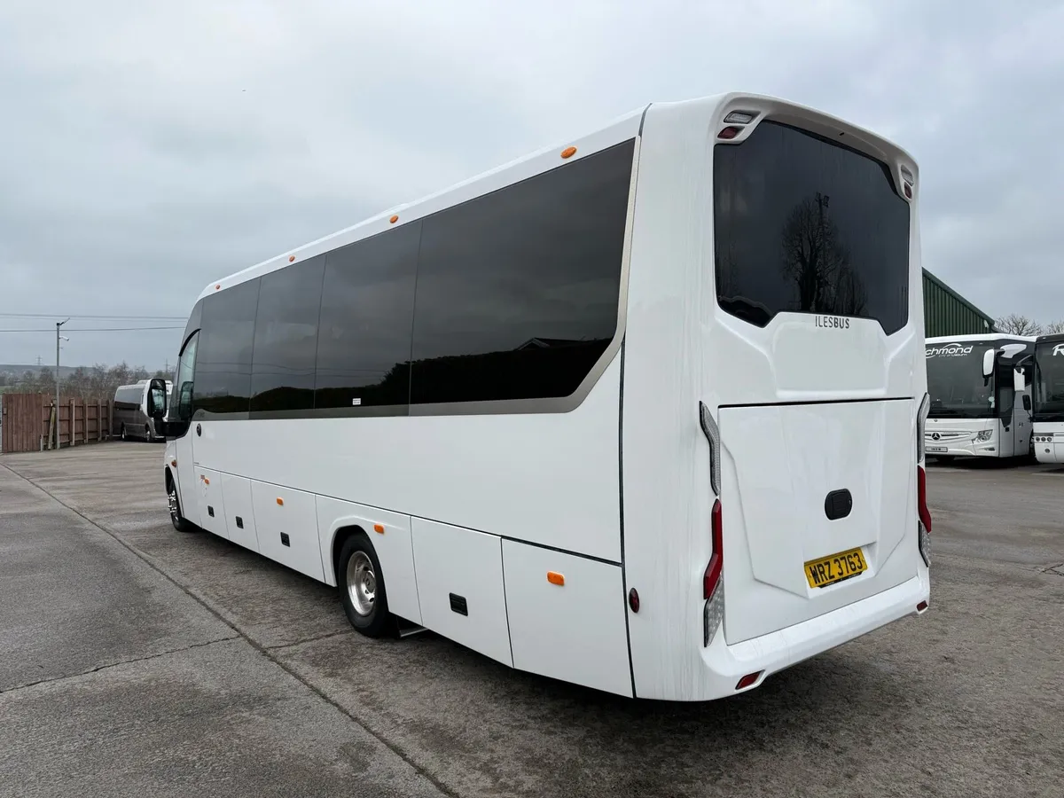Ilesbus Glance 33 seater - Image 3