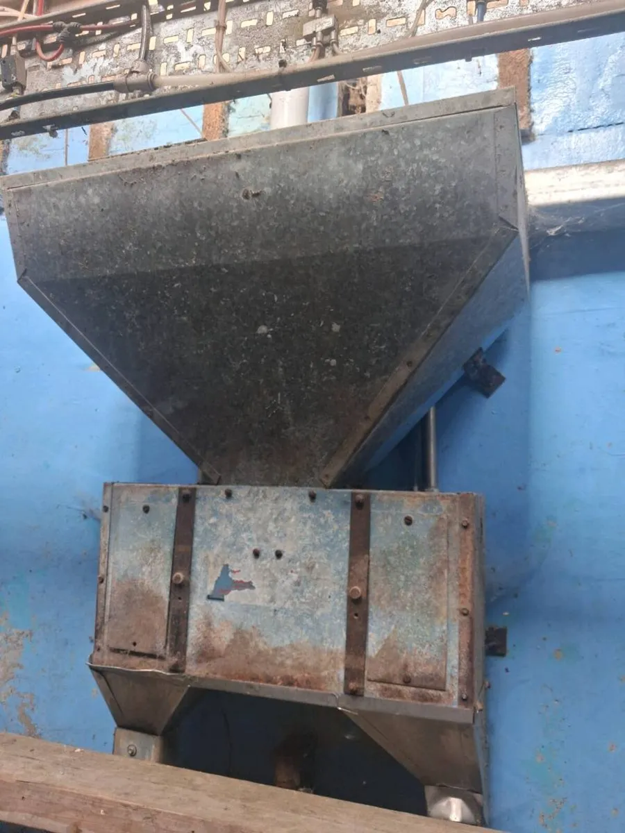 Cashman air feeders - Image 1