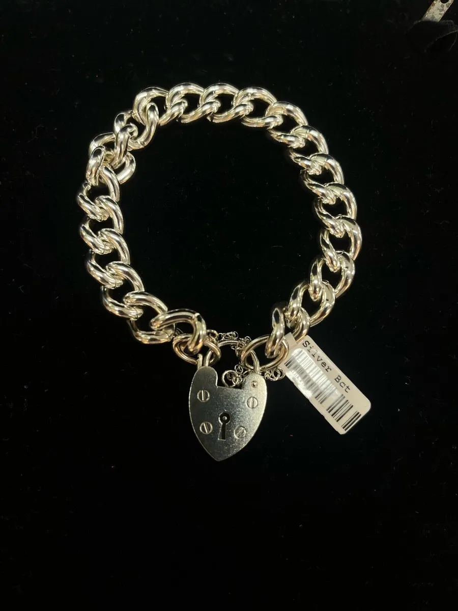 Silver chain bracelet with heart locket charm. - Image 2