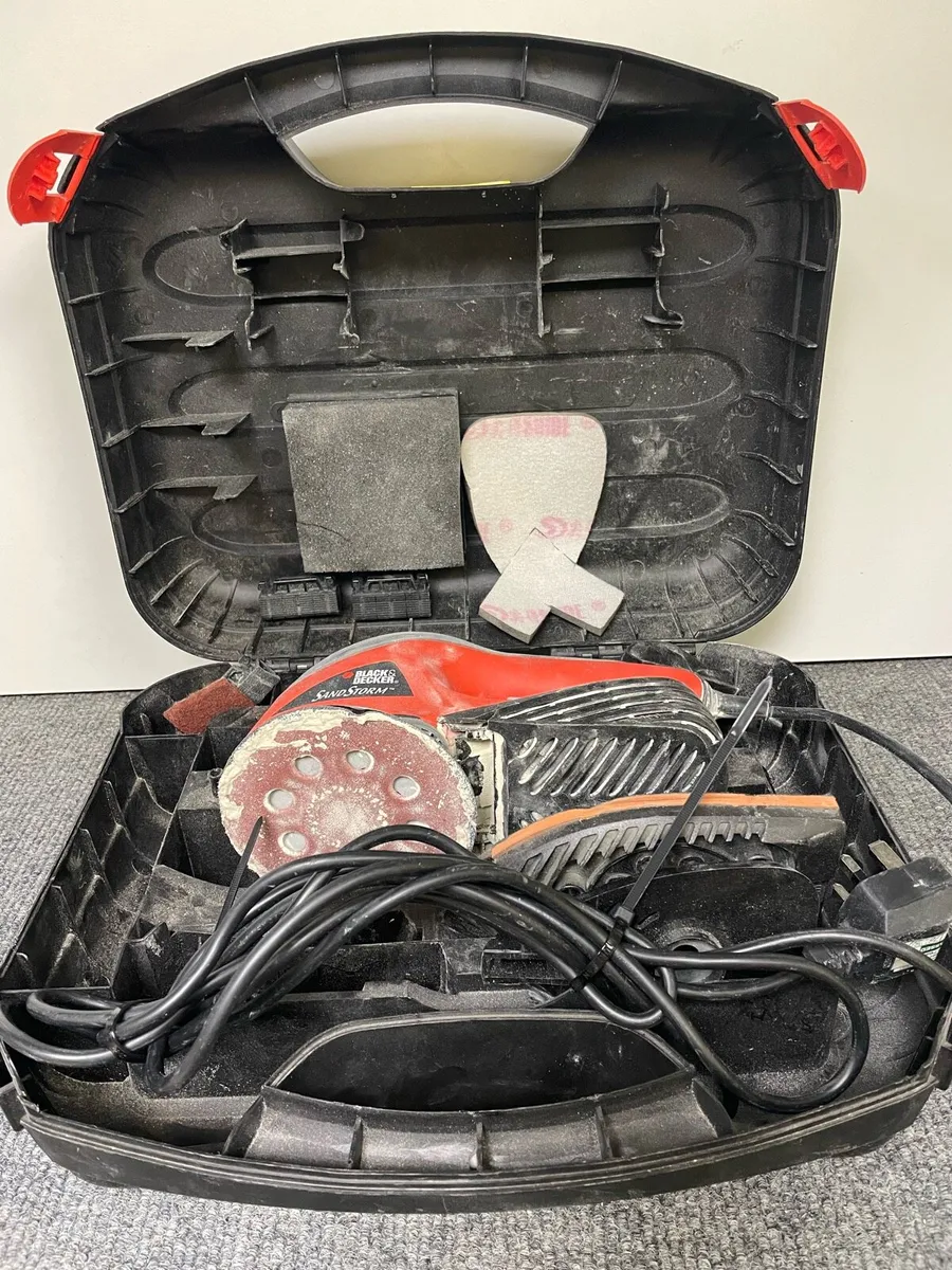 Black & Dekker SandStorm Sander - Corded - Case - Image 2