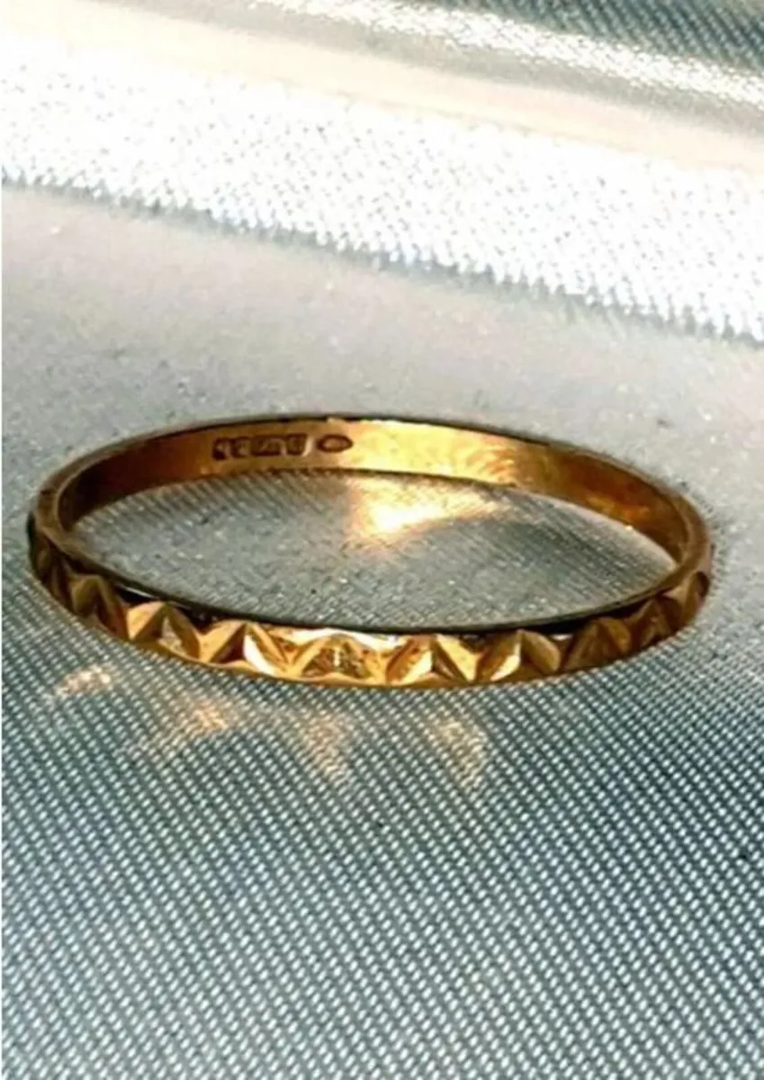 Vintage Hallmarked 9k Yellow Gold Geometric Ring - Image 3