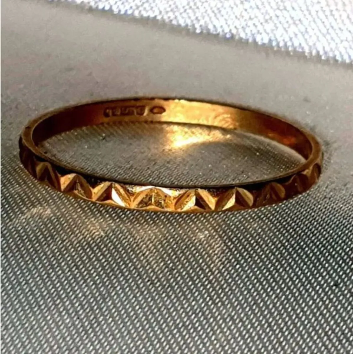 Vintage Hallmarked 9k Yellow Gold Geometric Ring - Image 2