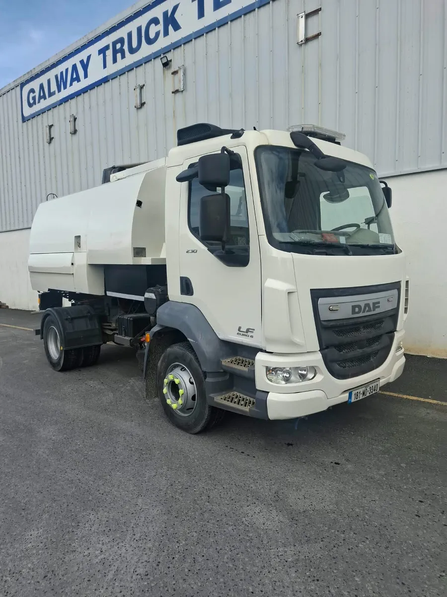 DAF LF 16T JOHNSTON  ROAD SWEEPER - Image 1