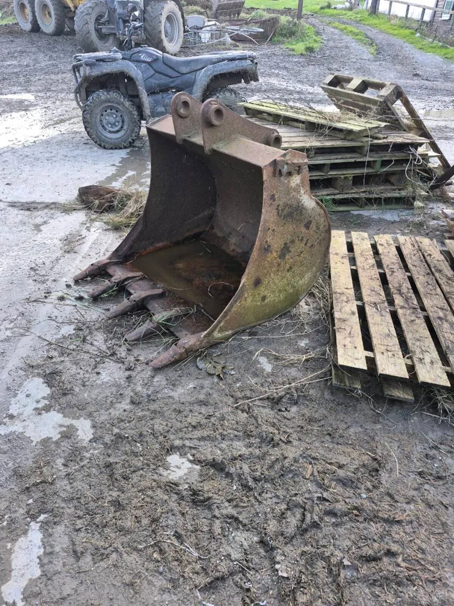 Digger bucket - Image 1