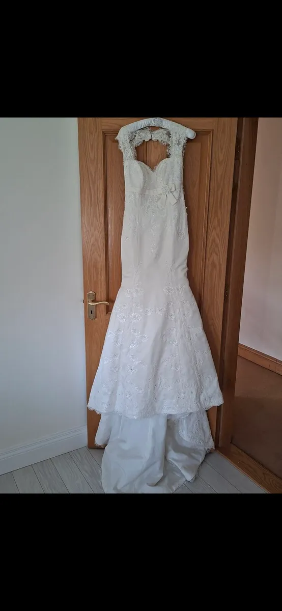Wedding dress - Image 2